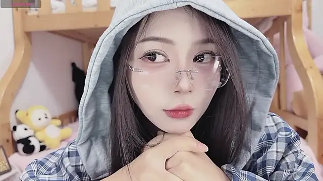 Snapshot of Sue101010 chatting on October 2025 12:59:01 PM Sue101010 online show from October 2025 12:59:01 PM