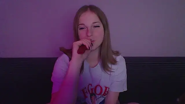 Snapshot of Star_Girlish chatting on October 2025 08:31:01 PM Star Girlish online show from October 2025 08:31:01 PM