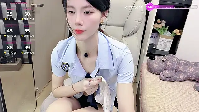 Yueyue-MM online show from April 2026 02:04:01 PM