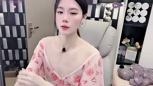 Yueyue-MM online show from May 2026 12:19:01 AM