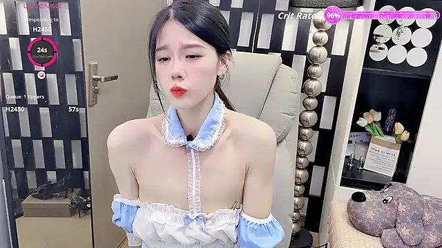 Yueyue-MM online show from May 2026 01:56:01 AM