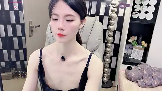Yueyue-MM online show from May 2026 02:12:01 PM