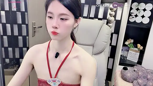 Yueyue-MM online show from May 2026 02:33:01 PM