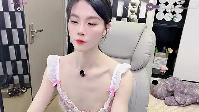 Yueyue-MM online show from June 2026 02:27:02 PM