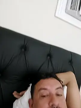 andrerj22 online show from October 2025 03:53:01 PM