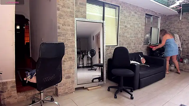  SARAI DUPONT online show from April 2026 10:15:02 PM