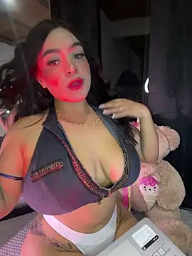 Snapshot of Danna_222 chatting on January 2026 05:22:02 AM Danna 222 online show from January 2026 05:22:02 AM