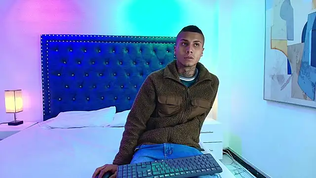 Damian and roxanne online show from December 2025 12:32:02 PM