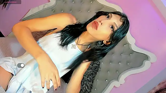 Honey Moontsts online show from May 2026 11:51:02 AM
