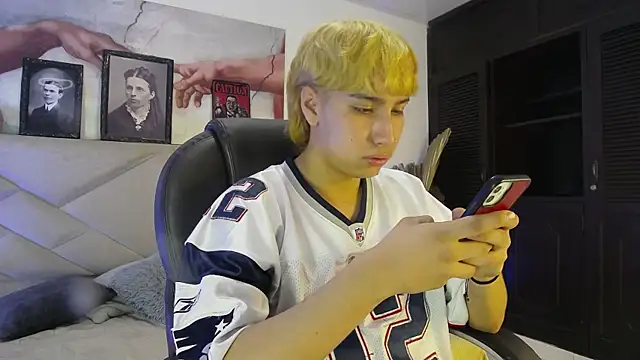 Snapshot of AngelFlexxx chatting on October 2025 10:07:02 PM AngelFlexxx online show from October 2025 10:07:02 PM