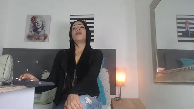 madison  love  online show from May 2026 06:15:02 PM