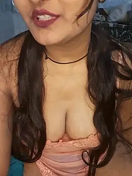 Minu love online show from April 2026 03:42:02 PM