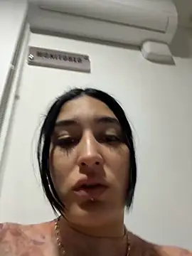 Snapshot of Scarlett_12 chatting on October 2025 12:00:02 PM Scarlett 12 online show from October 2025 12:00:02 PM