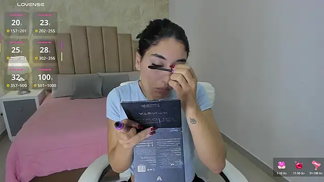 Snapshot of Scarlett_12 chatting on February 2026 11:30:01 AM Scarlett 12 online show from February 2026 11:30:01 AM