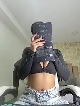 Scarlett 12 online show from March 2026 11:46:01 AM