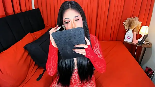 PereyLierge online show from July 2026 08:15:02 PM