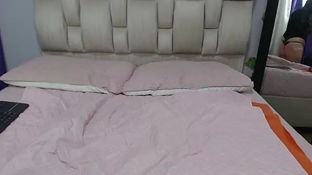 Snapshot of NoelleHartley chatting on September 2025 12:38:01 PM NoelleHartley online show from September 2025 12:38:01 PM