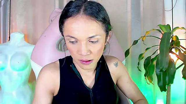 Cristal Gem1 online show from April 2026 11:31:01 AM