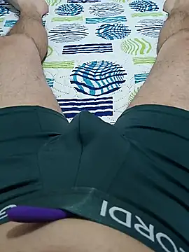 Snapshot of este_juan chatting on September 2025 09:58:01 PM este juan online show from September 2025 09:58:01 PM