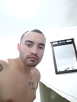 Snapshot of este_juan chatting on October 2025 03:20:01 AM este juan online show from October 2025 03:20:01 AM