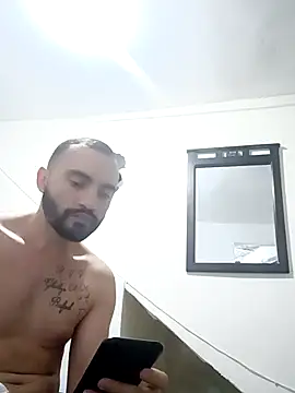 Snapshot of este_juan chatting on January 2026 12:35:01 AM este juan online show from January 2026 12:35:01 AM