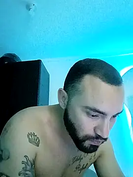 Snapshot of este_juan chatting on April 2026 12:43:02 AM este juan online show from April 2026 12:43:02 AM