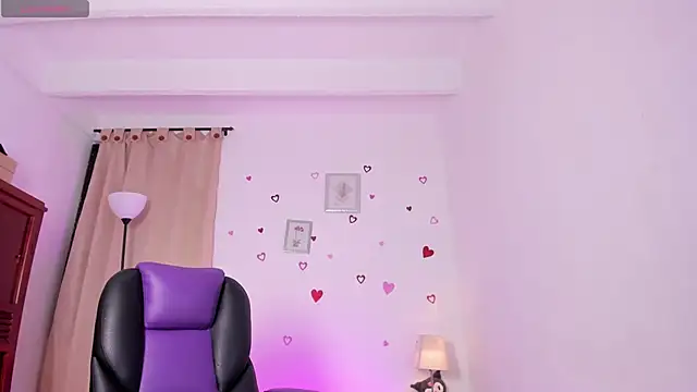 LiaaMoretzz online show from May 2026 11:32:01 PM