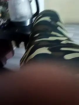 Snapshot of Lavz1995 chatting on January 2026 01:57:02 PM Lavz1995 online show from January 2026 01:57:02 PM