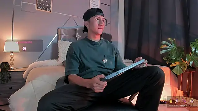 oliver mr  online show from November 2025 08:14:01 PM