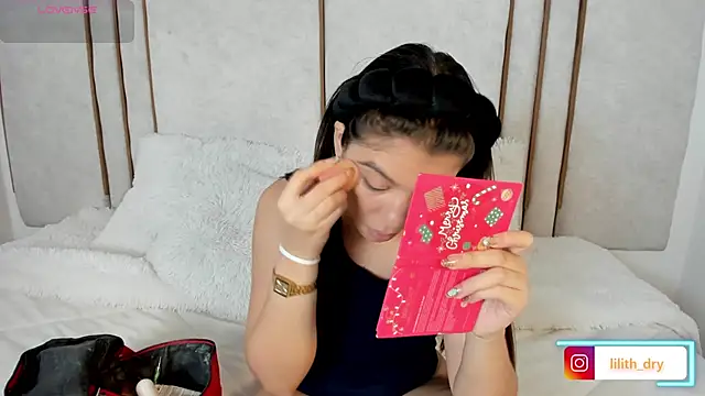 Snapshot of Lilith_dry chatting on September 2025 02:32:01 PM Lilith dry online show from September 2025 02:32:01 PM