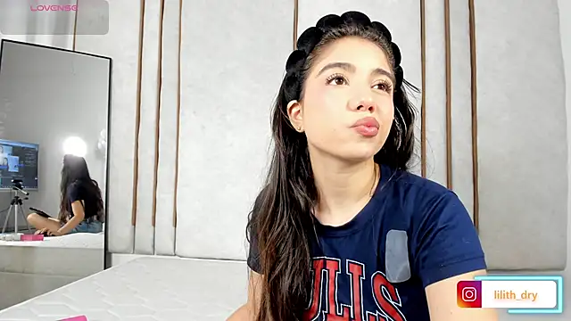 Snapshot of Lilith_dry chatting on September 2025 04:22:02 PM Lilith dry online show from September 2025 04:22:02 PM