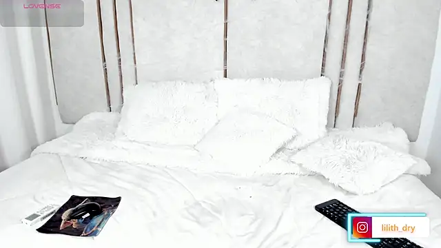 Snapshot of Lilith_dry chatting on October 2025 06:50:02 PM Lilith dry online show from October 2025 06:50:02 PM