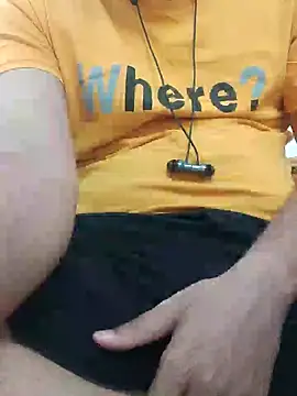 Snapshot of riyamore9623 chatting on February 2026 08:37:01 AM riyamore9623 online show from February 2026 08:37:01 AM