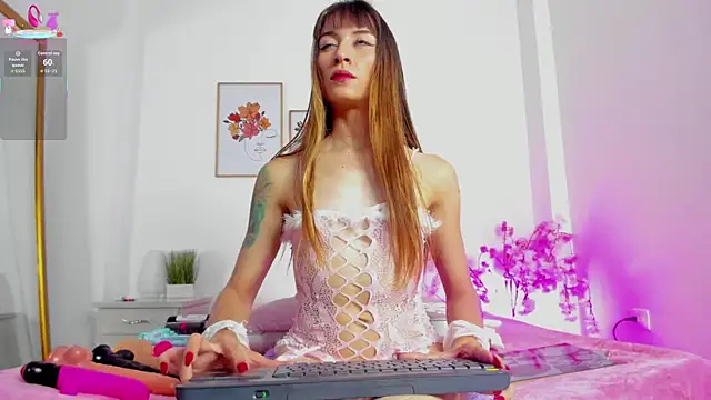 Snapshot of hellzel_moon chatting on November 2025 07:13:01 PM hellzel moon online show from November 2025 07:13:01 PM