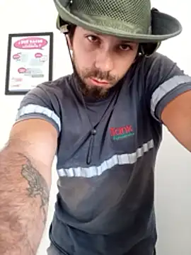 Snapshot of Lushakuiron1 chatting on February 2026 05:09:02 PM Lushakuiron1 online show from February 2026 05:09:02 PM