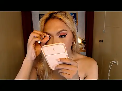 AthenaFLamia online show from October 2025 04:30:01 AM