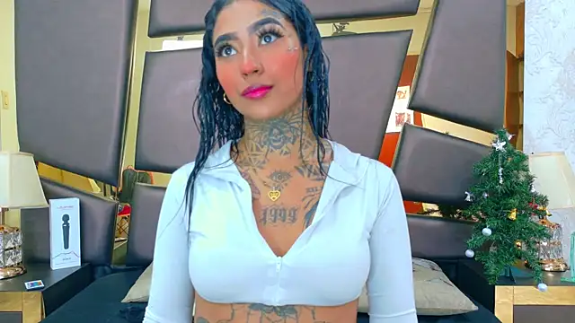 EmilieLake online show from December 2025 08:27:01 PM