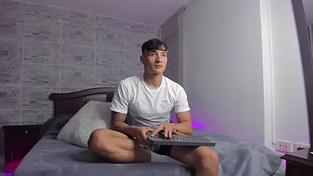 DavisFirb online show from October 2025 02:43:02 AM