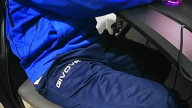 Snapshot of Pennellone98 chatting on November 2025 02:17:01 PM Pennellone98 online show from November 2025 02:17:01 PM