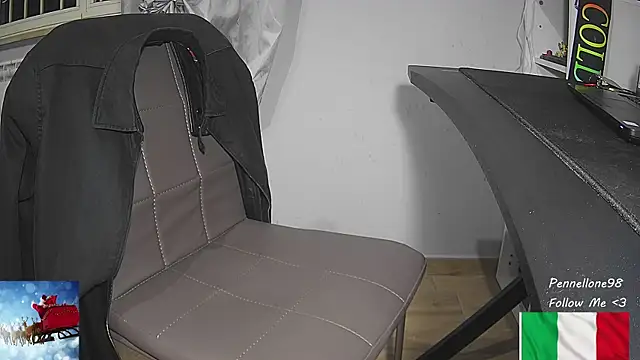 Snapshot of Pennellone98 chatting on December 2025 04:45:01 PM Pennellone98 online show from December 2025 04:45:01 PM