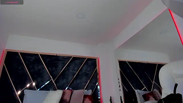 Snapshot of SusanaHenao chatting on October 2025 05:34:01 PM SusanaHenao online show from October 2025 05:34:01 PM