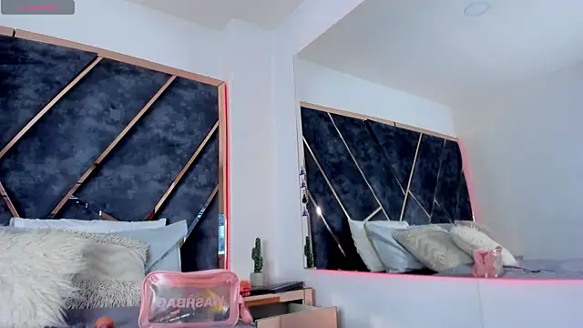 Snapshot of SusanaHenao chatting on December 2025 06:16:01 PM SusanaHenao online show from December 2025 06:16:01 PM