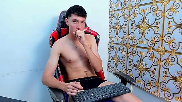 LittleDanny  online show from October 2025 03:56:02 PM