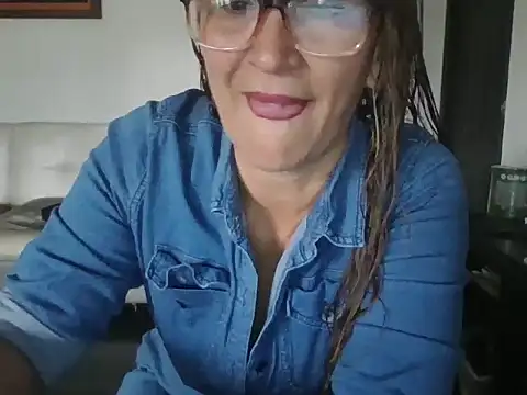 MiaVega online show from October 2025 02:51:02 PM