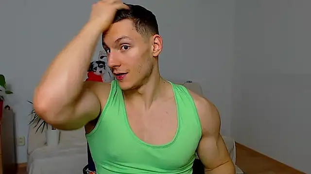 ZeinMiracles online show from November 2025 08:19:02 PM