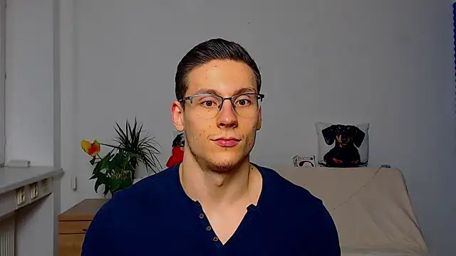 ZeinMiracles online show from December 2025 08:39:02 PM