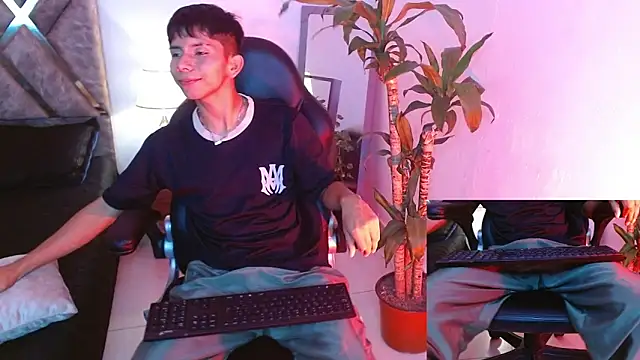 Snapshot of Hyunjin_Son chatting on September 2025 01:18:01 AM Hyunjin Son online show from September 2025 01:18:01 AM