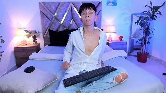 Snapshot of Hyunjin_Son chatting on October 2025 04:39:01 PM Hyunjin Son online show from October 2025 04:39:01 PM