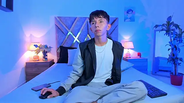 Snapshot of Hyunjin_Son chatting on October 2025 11:18:01 PM Hyunjin Son online show from October 2025 11:18:01 PM