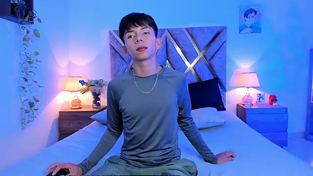 Snapshot of Hyunjin_Son chatting on October 2025 08:31:01 PM Hyunjin Son online show from October 2025 08:31:01 PM